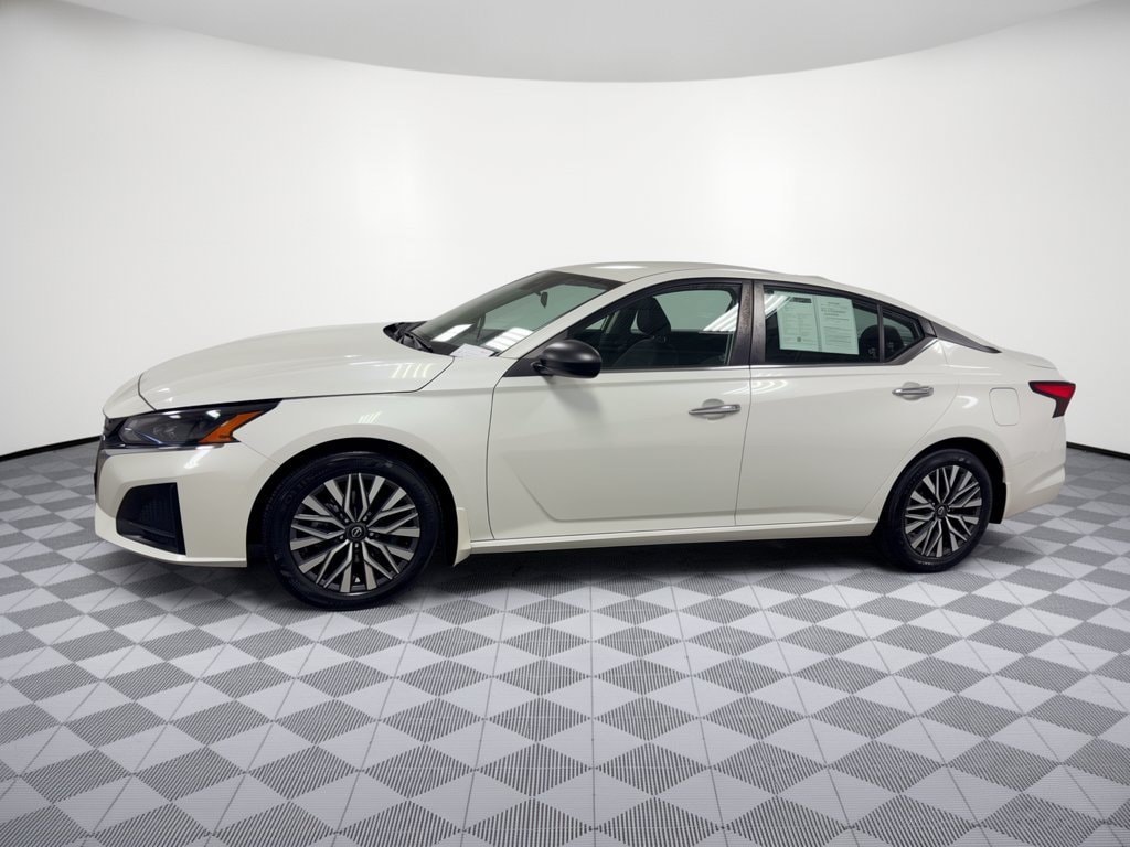 Used 2024 Nissan Altima 2.5 SV Sedan