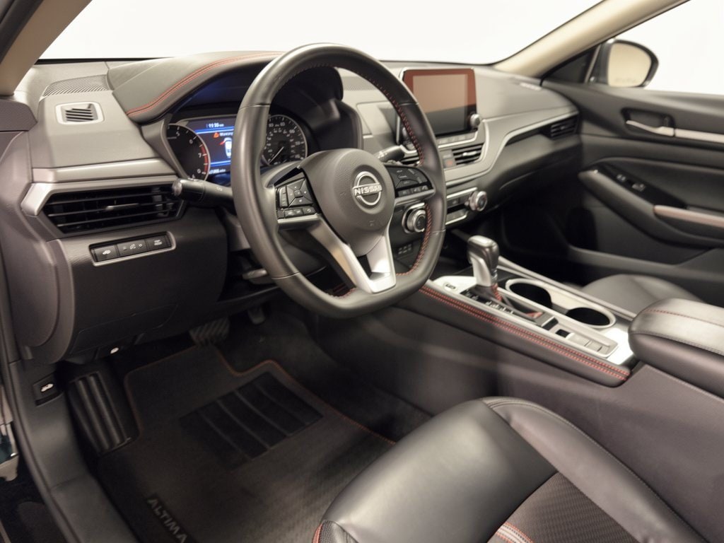 Used 2025 Nissan Altima SR SR AWD