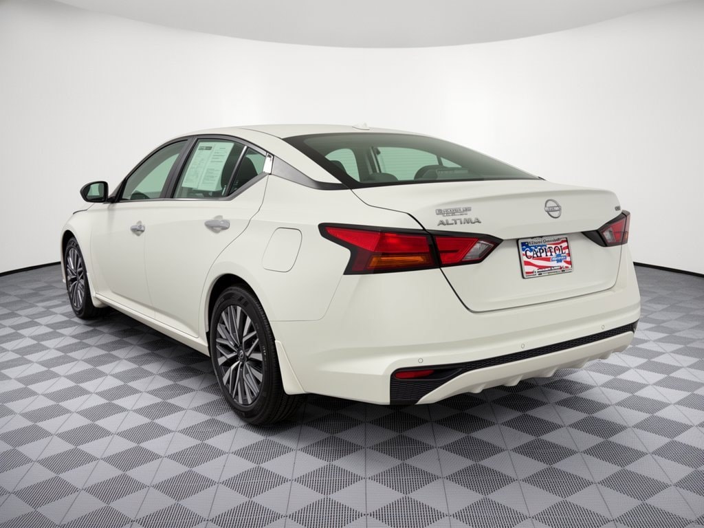 Used 2024 Nissan Altima 2.5 SV Sedan