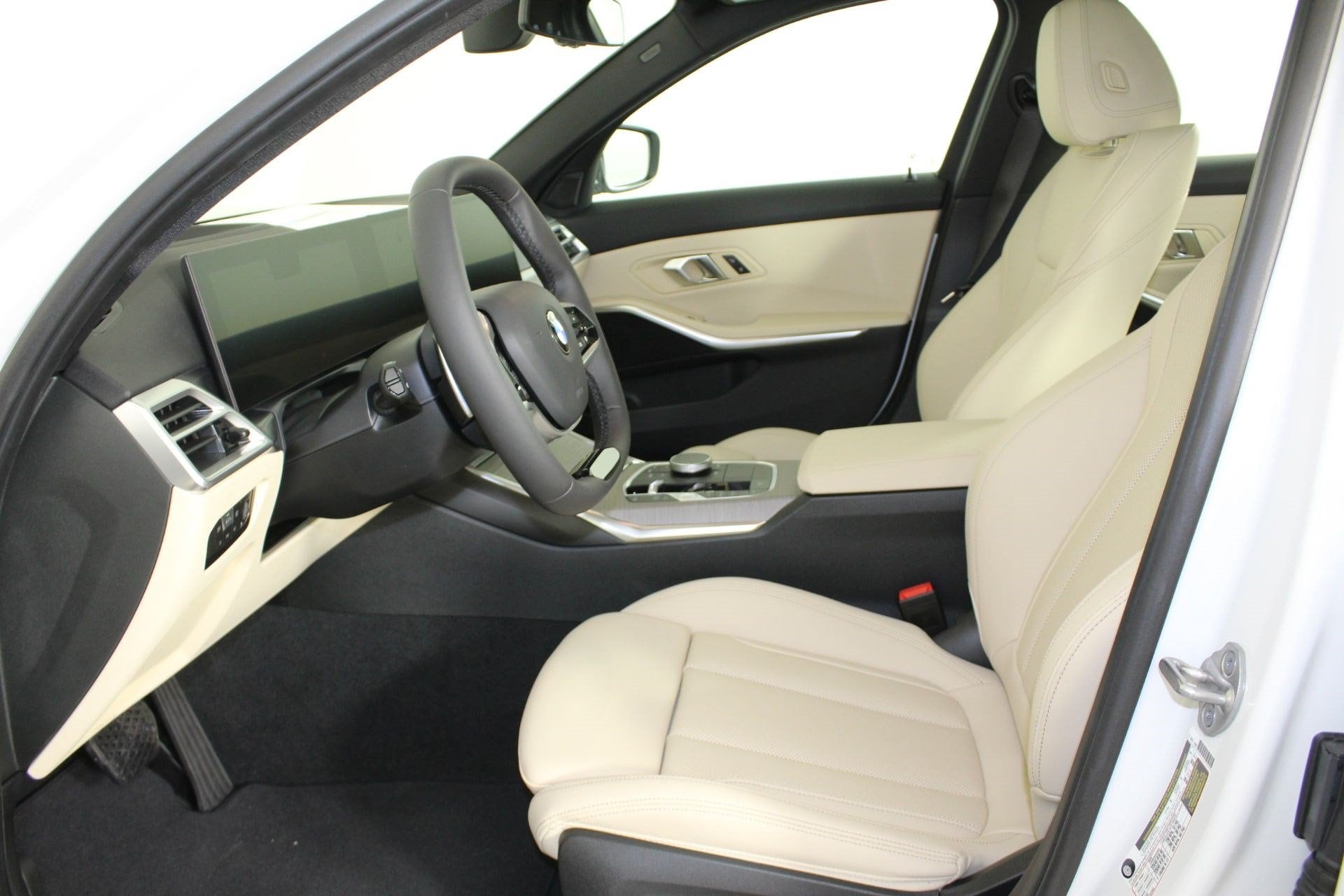 2026 BMW 3 Series 330i - Photo 24