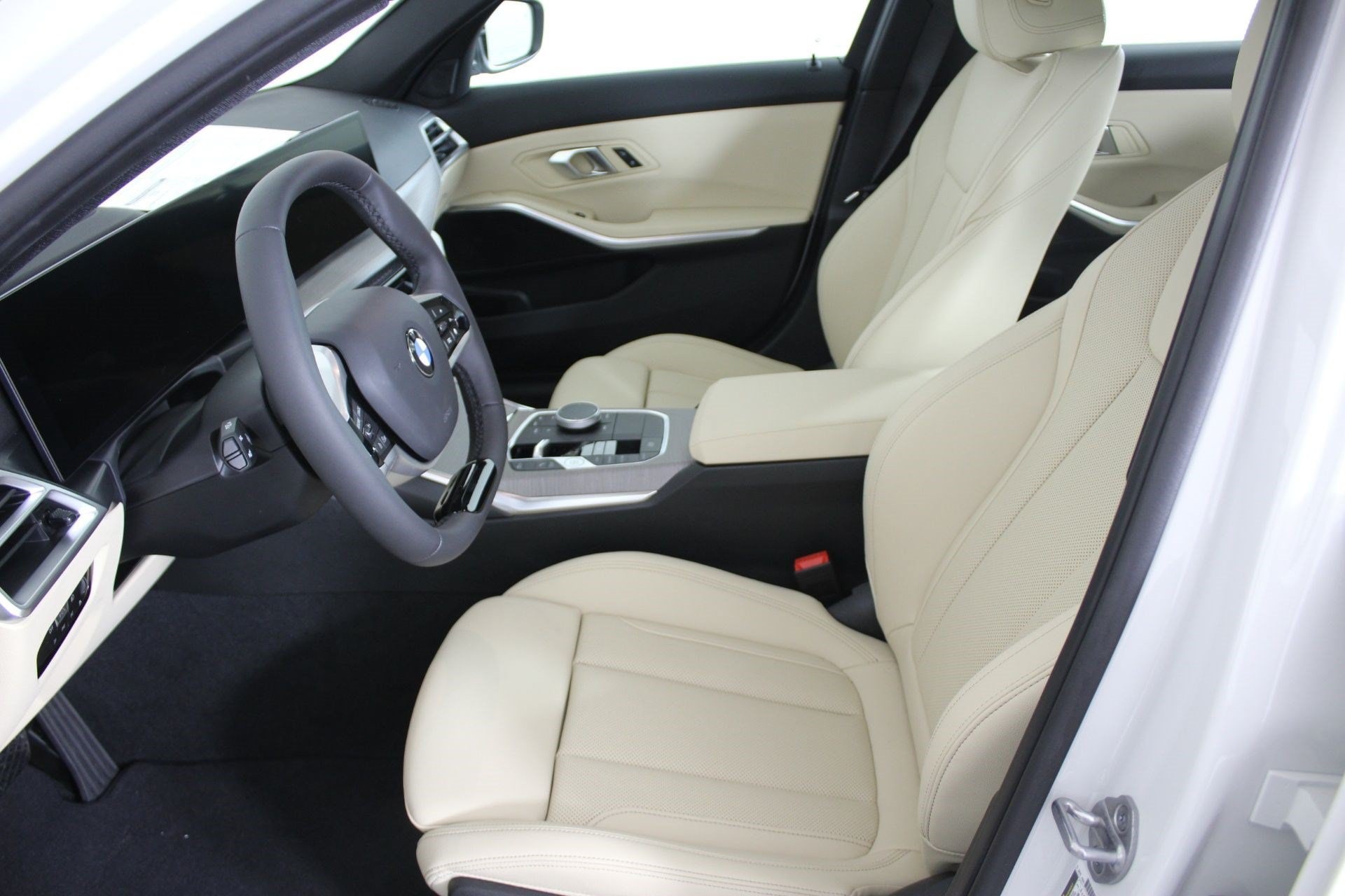 2026 BMW 3 Series 330i - Photo 5