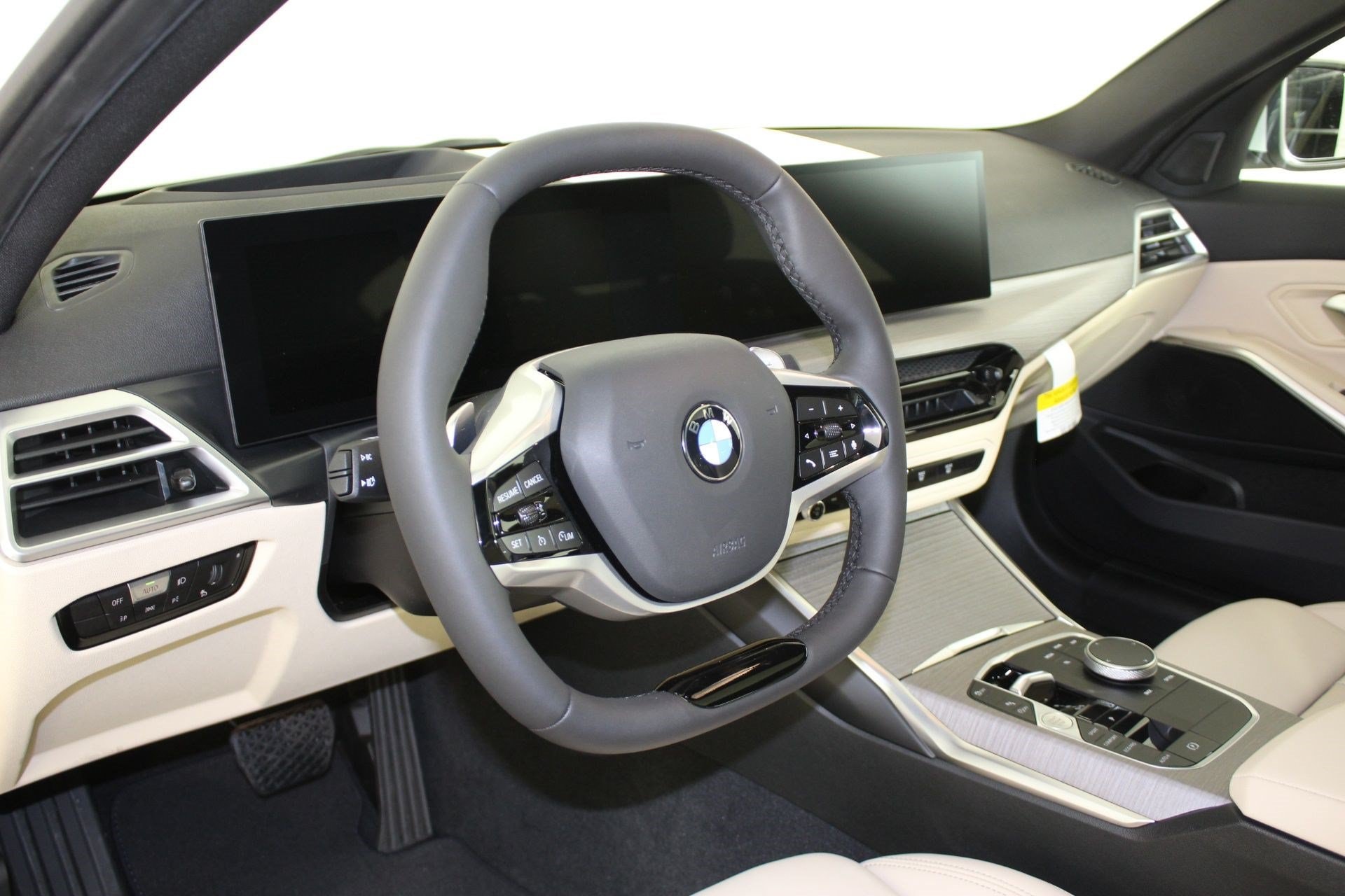 2026 BMW 3 Series 330i - Photo 4