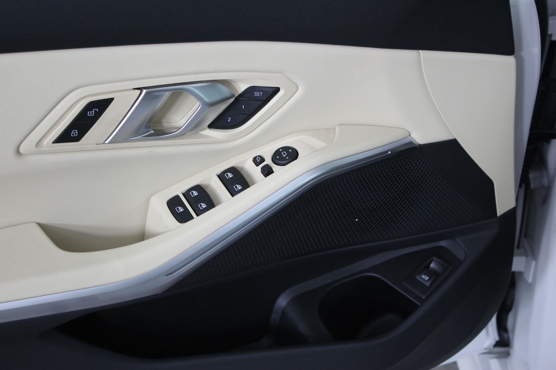 2026 BMW 3 Series 330i - Photo 23