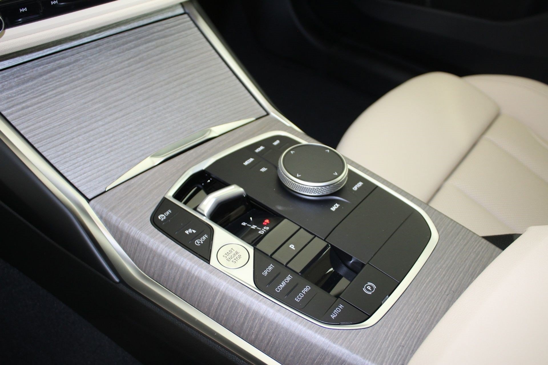 2026 BMW 3 Series 330i - Photo 18