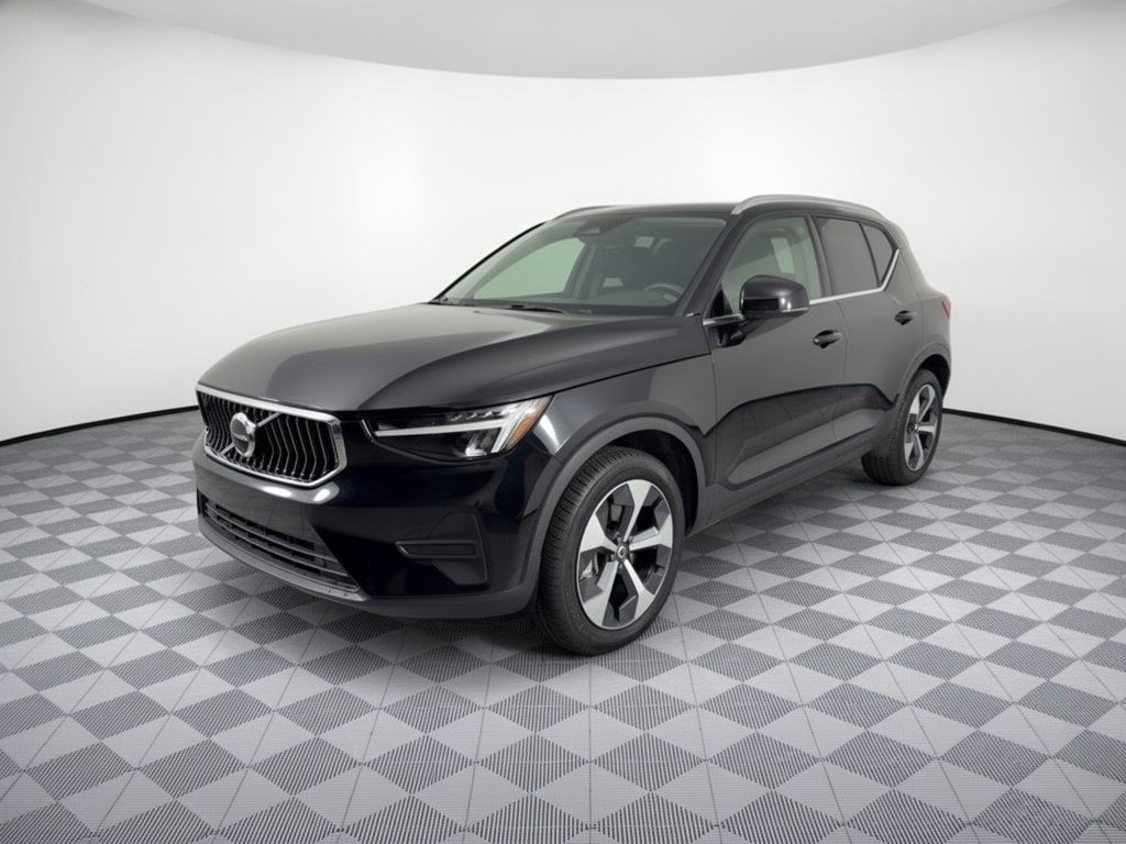 Used 2025 Volvo XC40 Core Bright Theme SUV