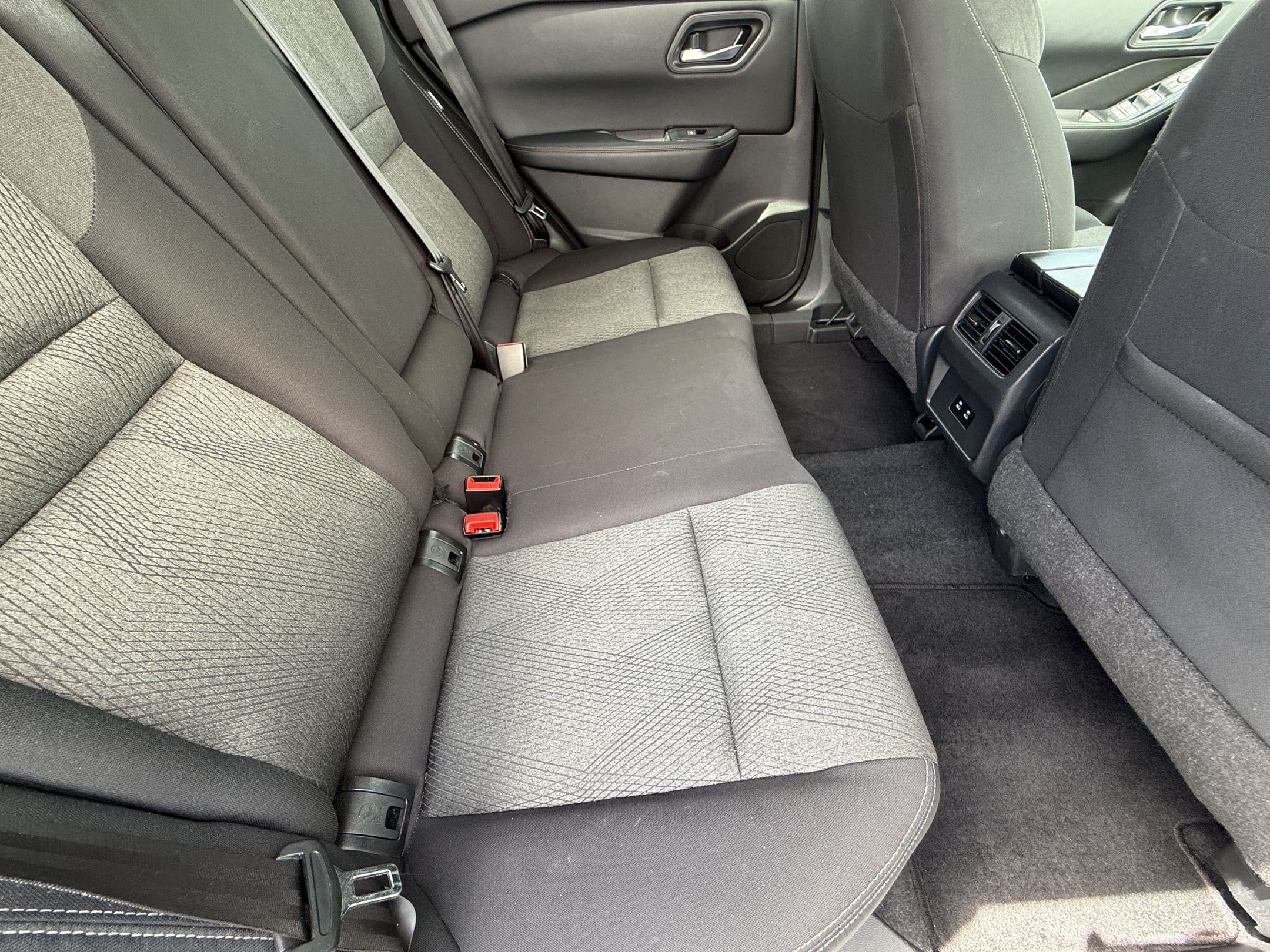 2025 Nissan Rogue SV - Photo 34