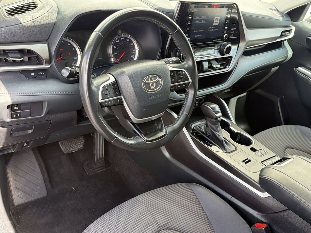 Used 2022 Toyota Highlander Highlander LE (LE FWD (Natl)) SUV