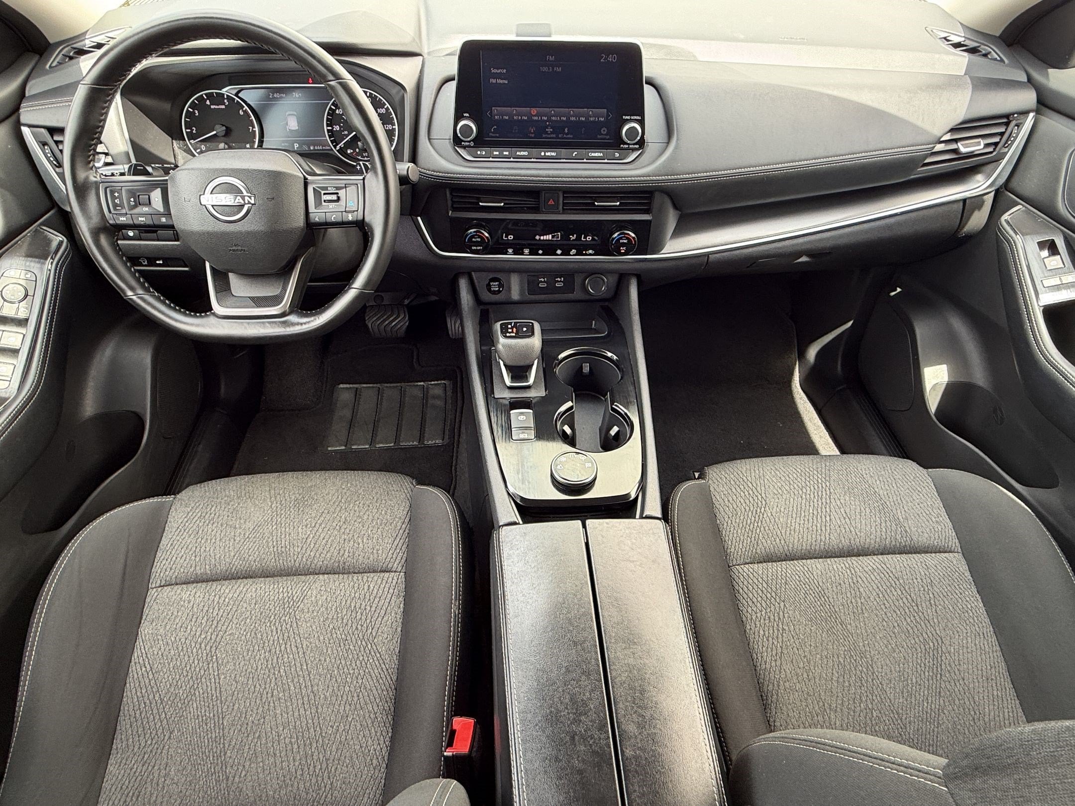 2025 Nissan Rogue SV - Photo 17