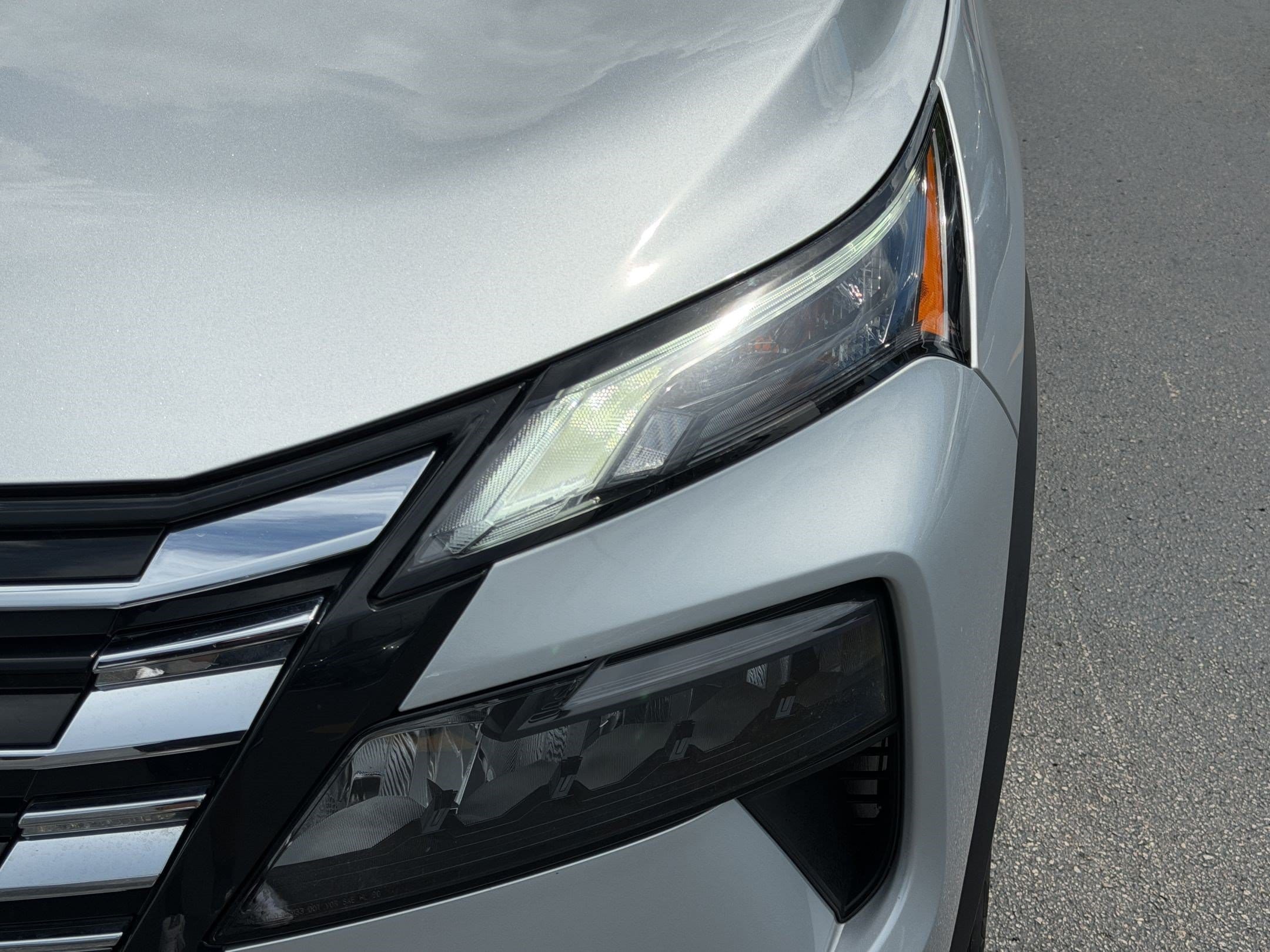 2025 Nissan Rogue SV - Photo 12