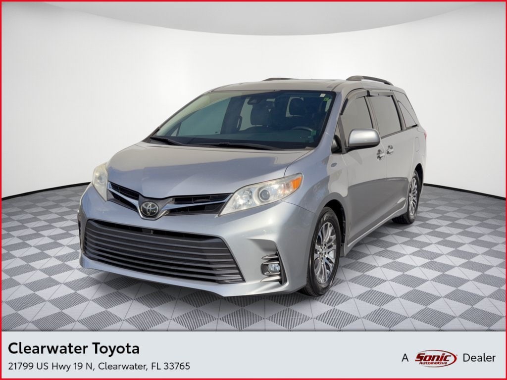 Used 2018 Toyota Sienna Sienna XLE 8 Passenger (XLE FWD 8-Passenger (Natl) Van Passenger Van