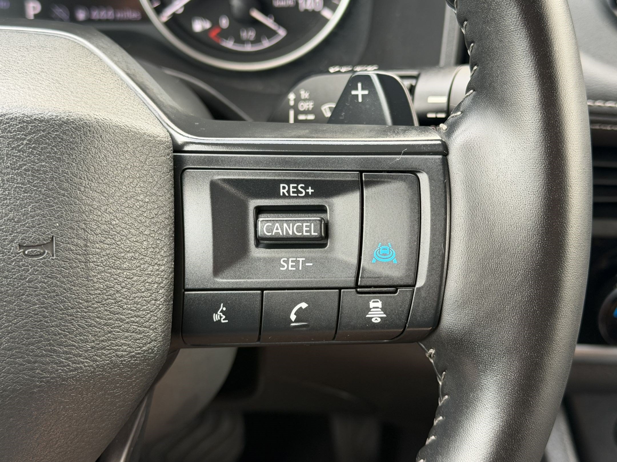2025 Nissan Rogue SV - Photo 19