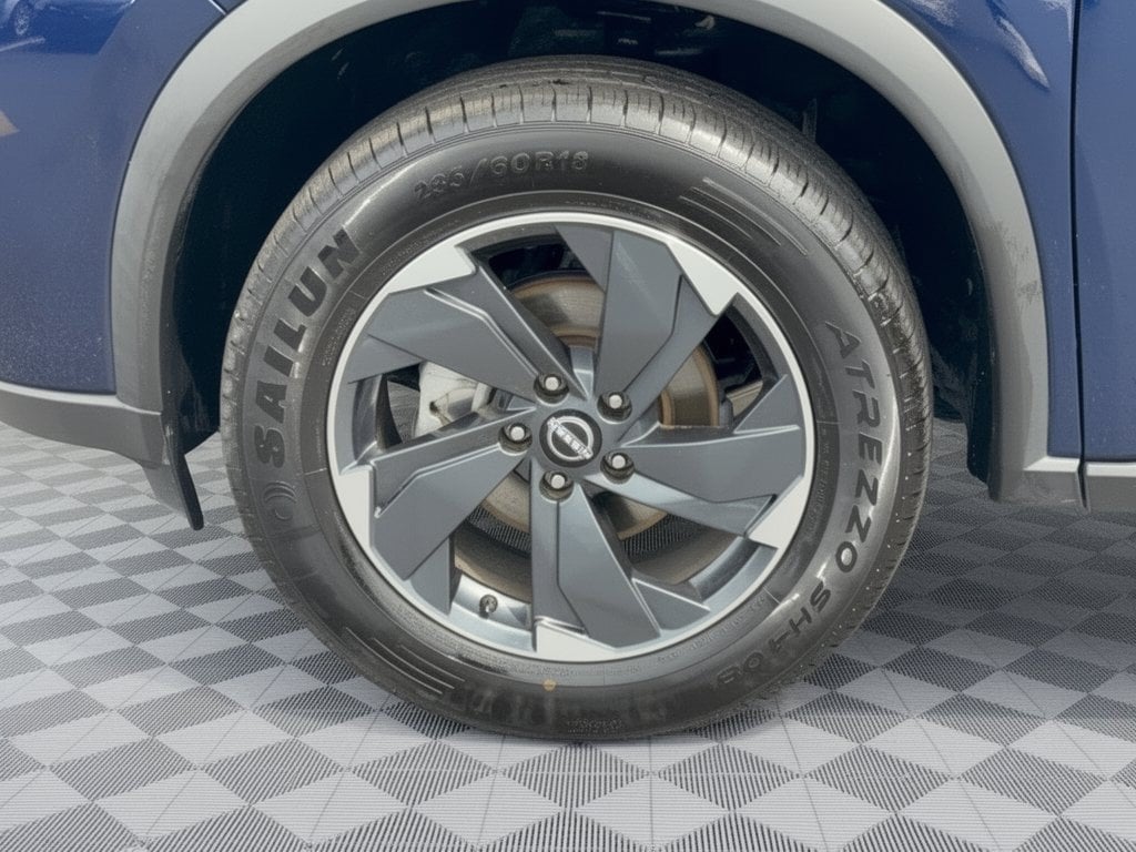 2025 Nissan Rogue SV - Photo 13
