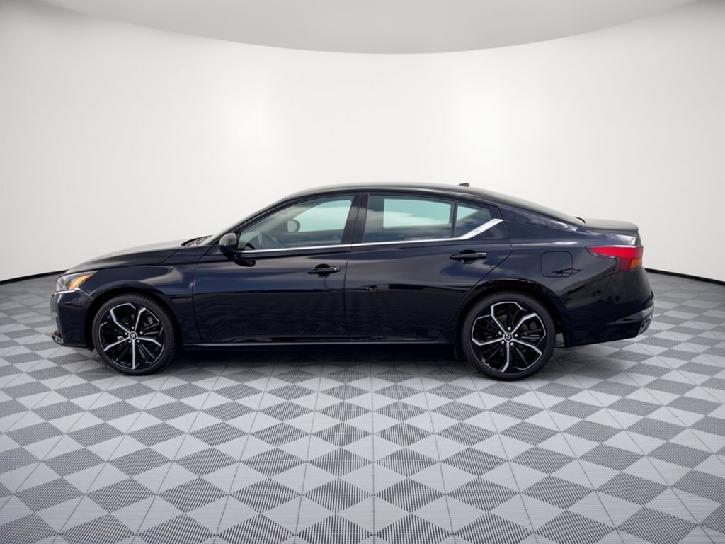 Used 2025 Nissan Altima Altima SR FWD (SR FWD) Sedan