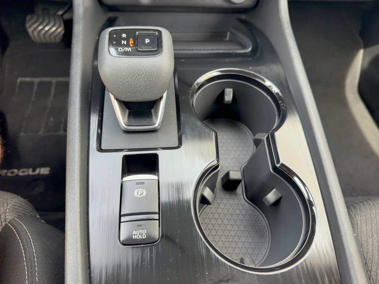 2025 Nissan Rogue SV - Photo 21