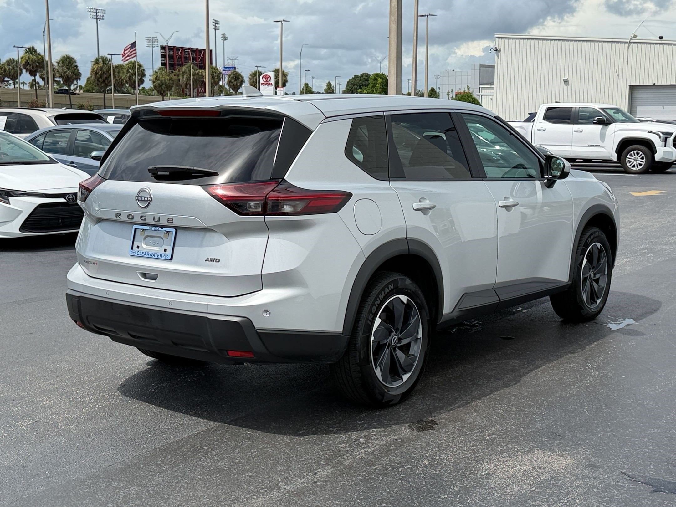 2025 Nissan Rogue SV - Photo 9