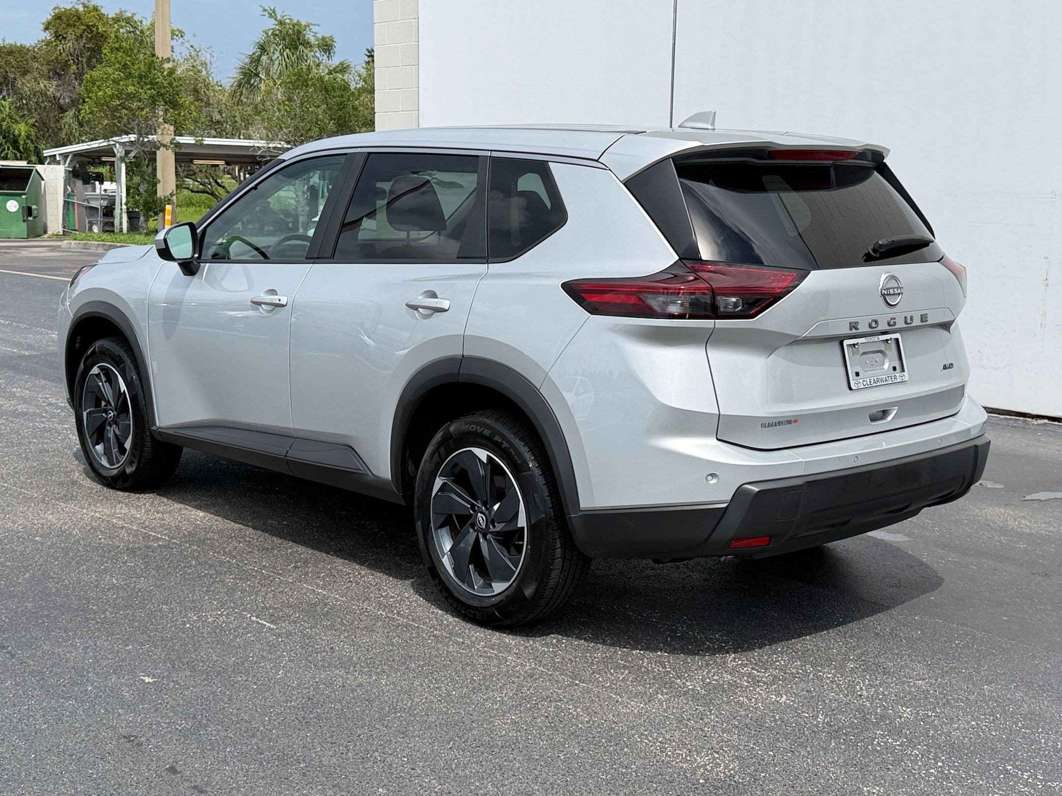2025 Nissan Rogue SV - Photo 3