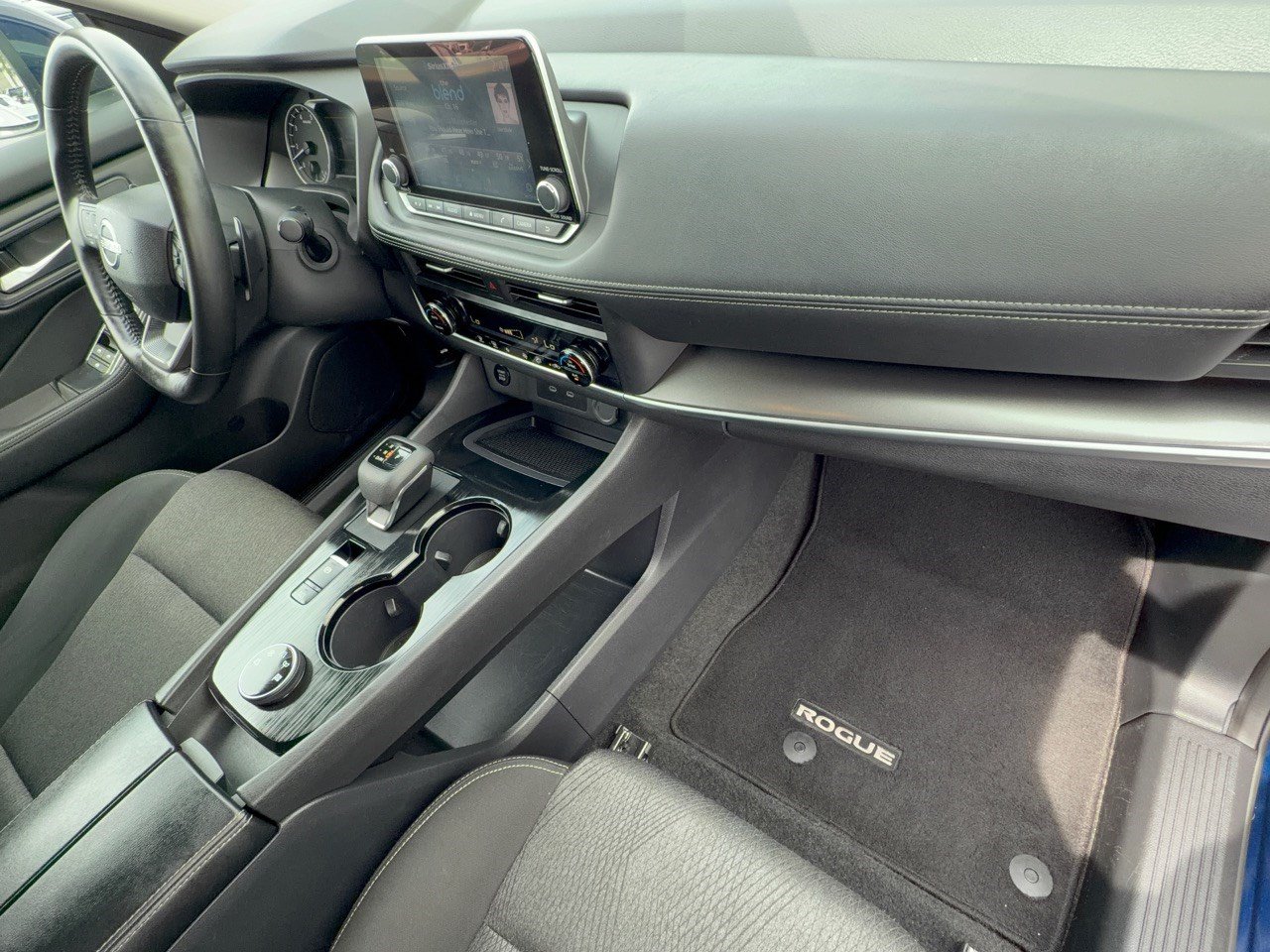 2025 Nissan Rogue SV - Photo 31