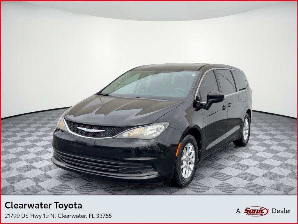 Used 2017 Chrysler Pacifica Pacifica Touring (Touring FWD) Van