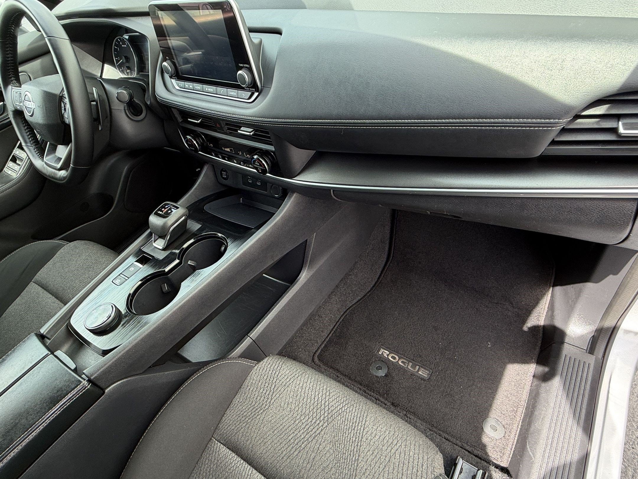 2025 Nissan Rogue SV - Photo 36