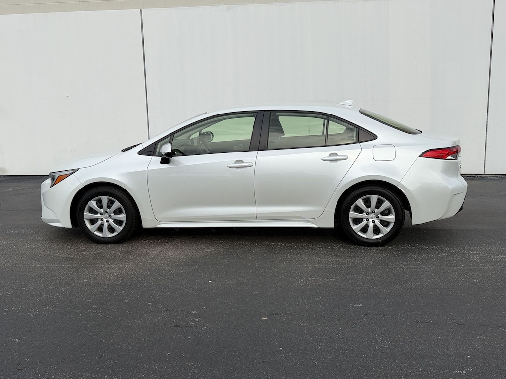 Used 2024 Toyota Corolla Hybrid Corolla Hybrid LE (Hybrid LE FWD (Natl)) Sedan