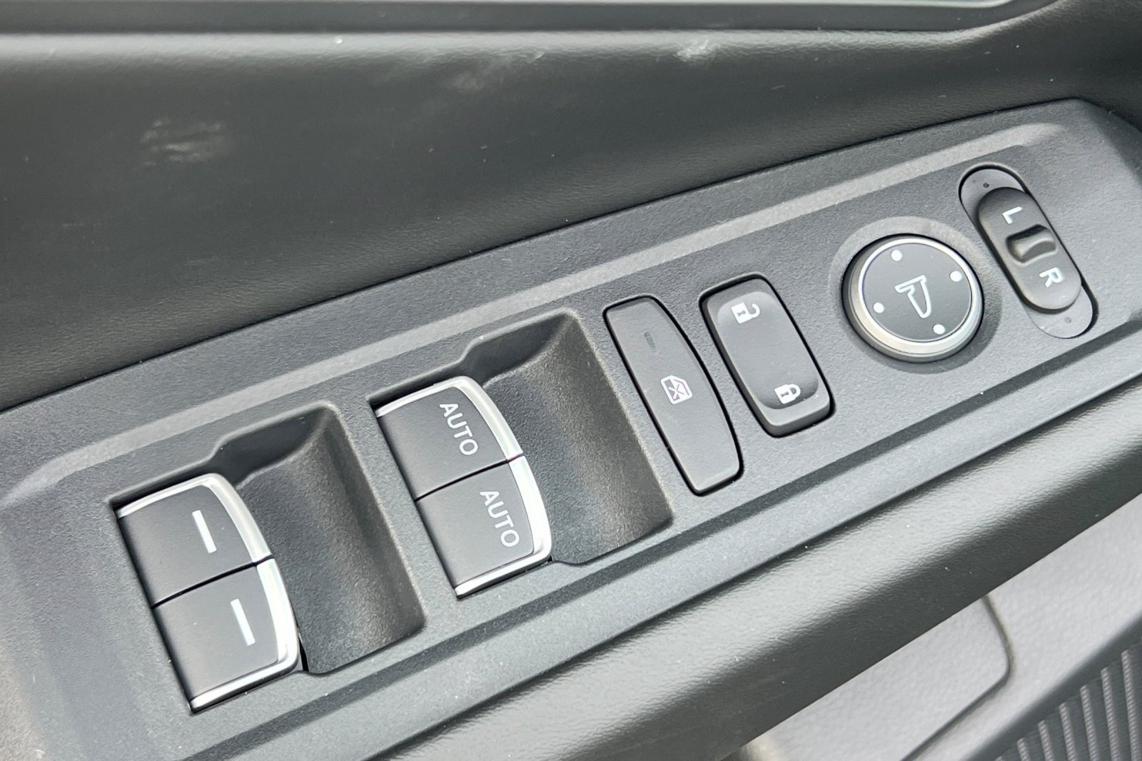 2026 Honda Accord Hybrid EX-L - Photo 13