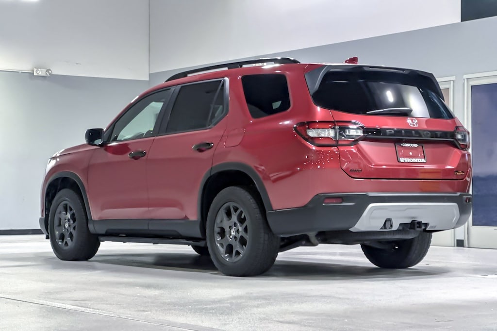 Used 2023 Honda Pilot TrailSport SUV