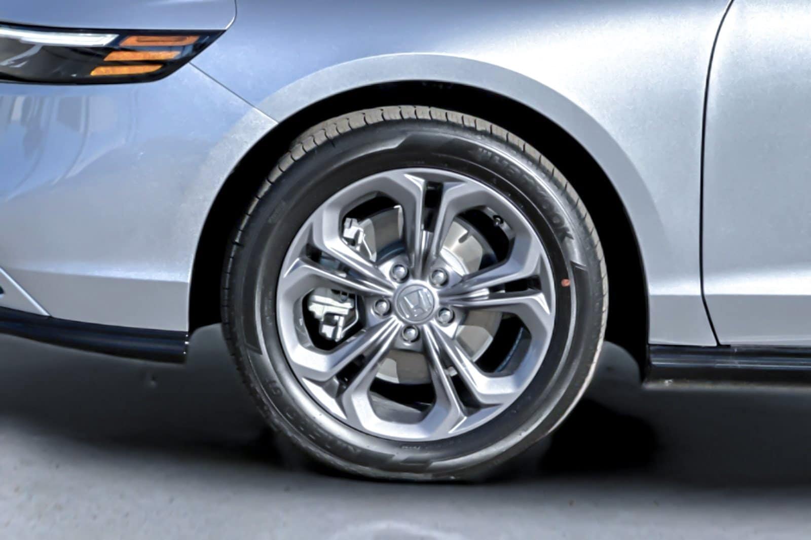 2026 Honda Accord Hybrid EX-L - Photo 11