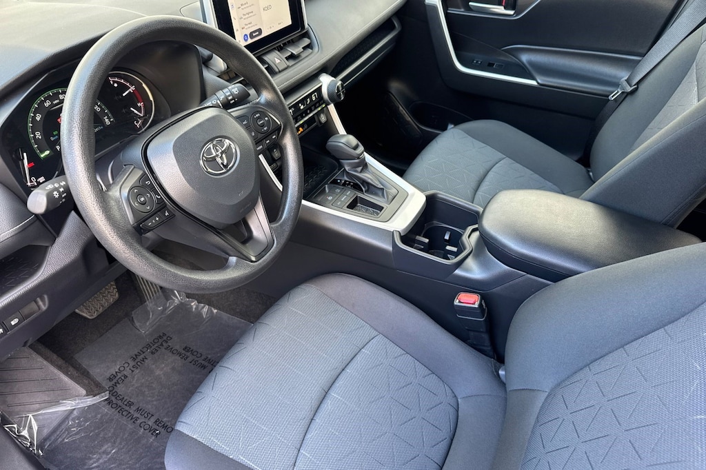 Used 2025 Toyota RAV4 XLE SUV