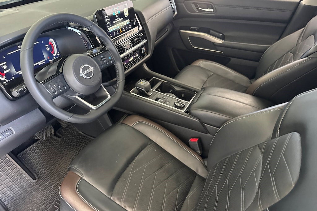 Used 2024 Nissan Pathfinder Platinum SUV