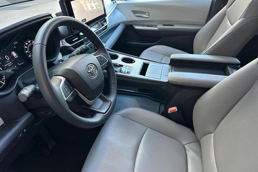 Used 2026 Toyota Sienna XLE Van Passenger Van