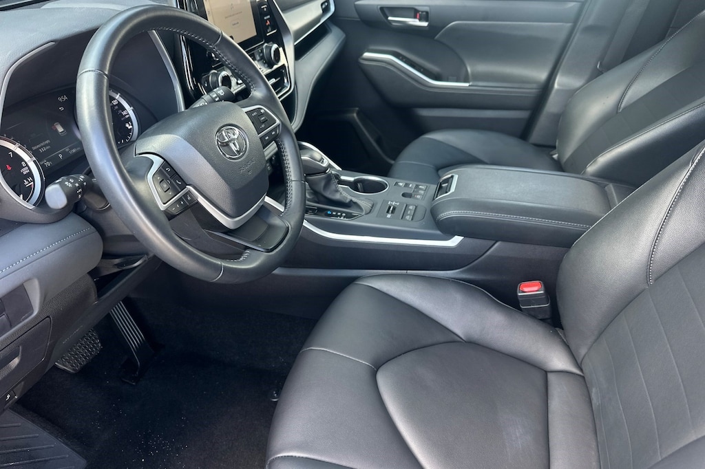 Used 2026 Toyota Highlander XLE SUV