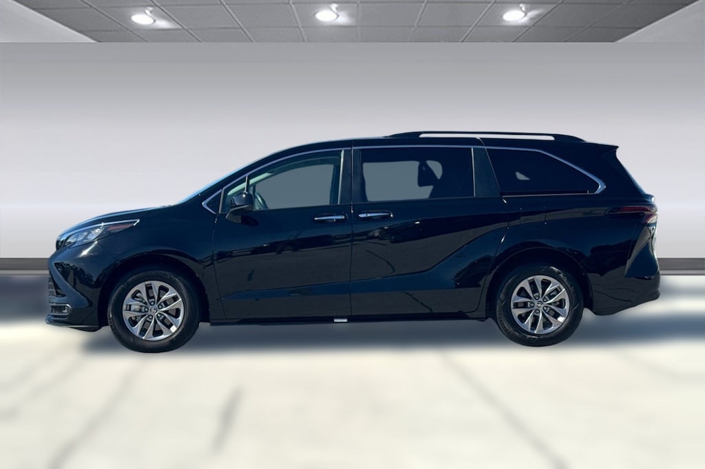 Used 2026 Toyota Sienna XLE Van Passenger Van
