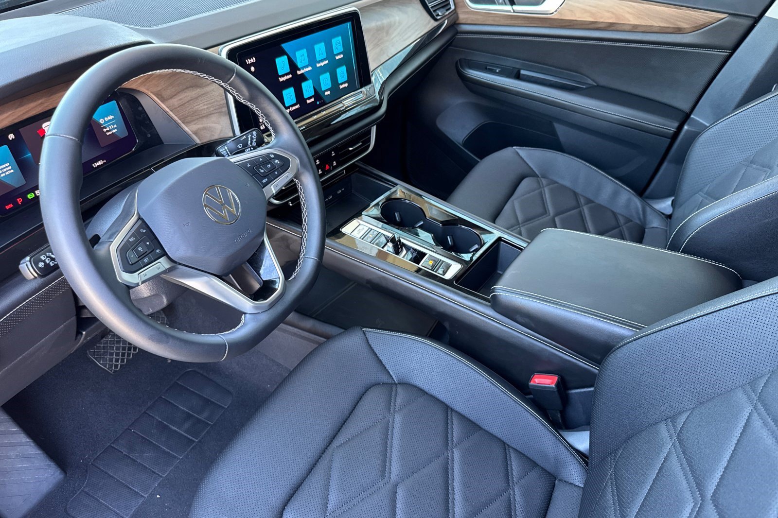 2026 Volkswagen Atlas SE w/Tech - Photo 4