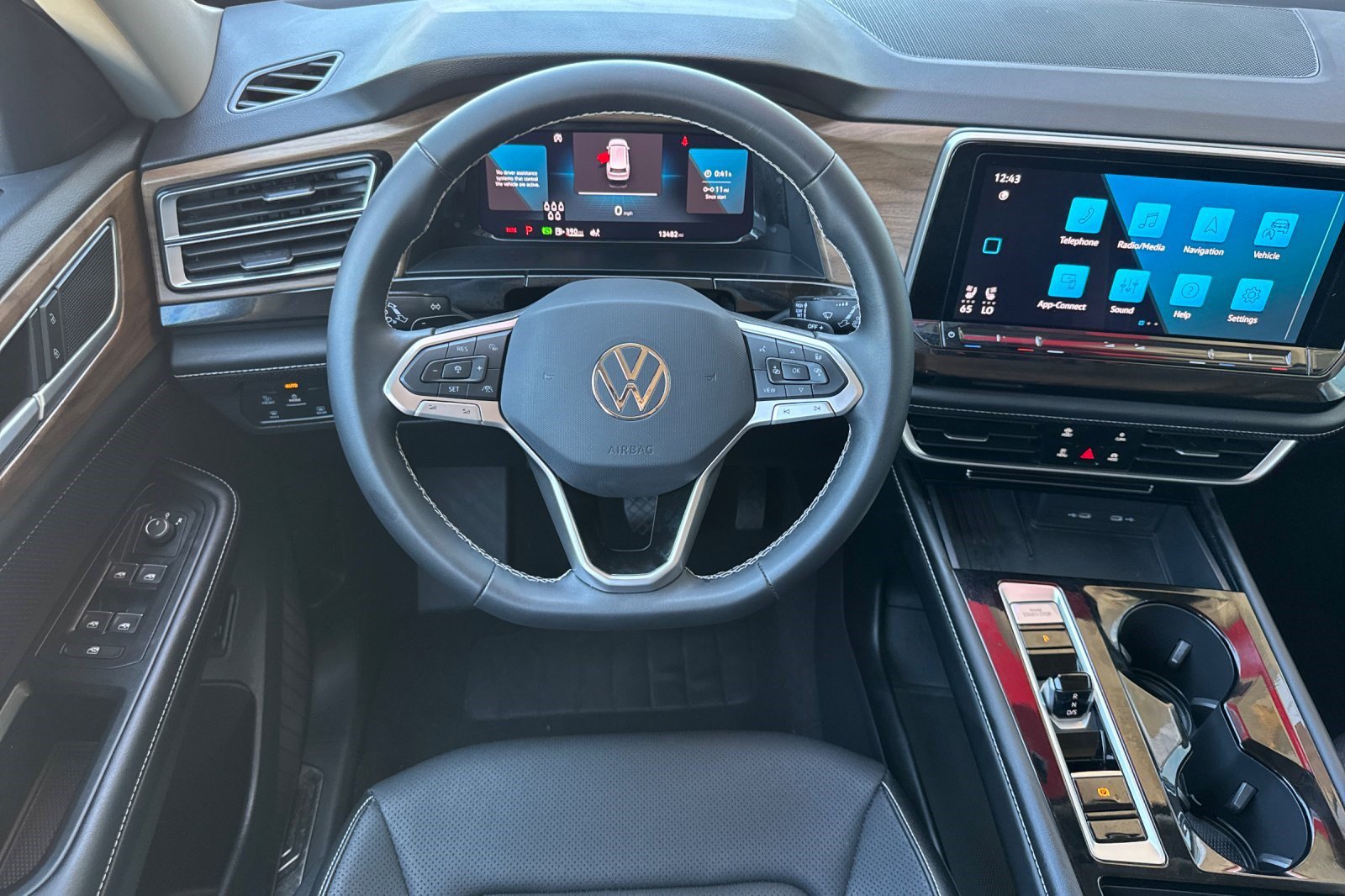 2026 Volkswagen Atlas SE w/Tech - Photo 29