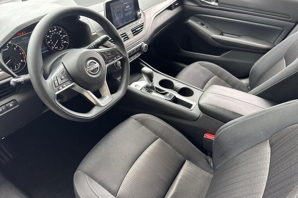 Used 2025 Nissan Altima SV Sedan