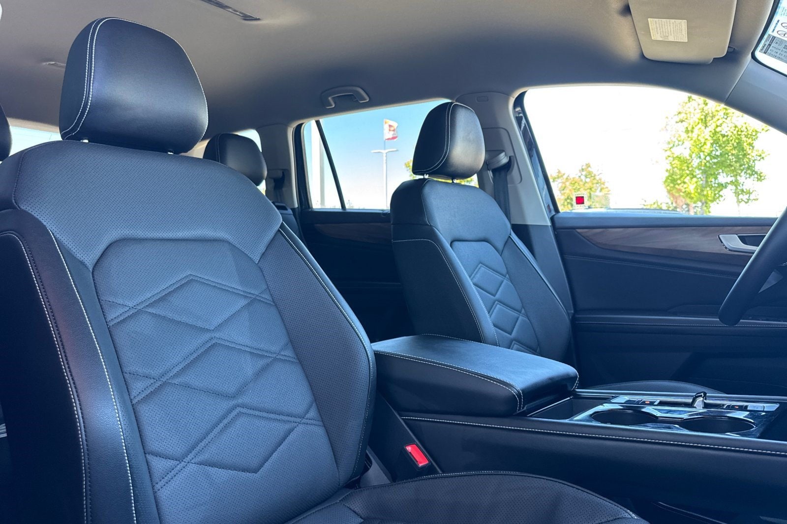 2026 Volkswagen Atlas SE w/Tech - Photo 32