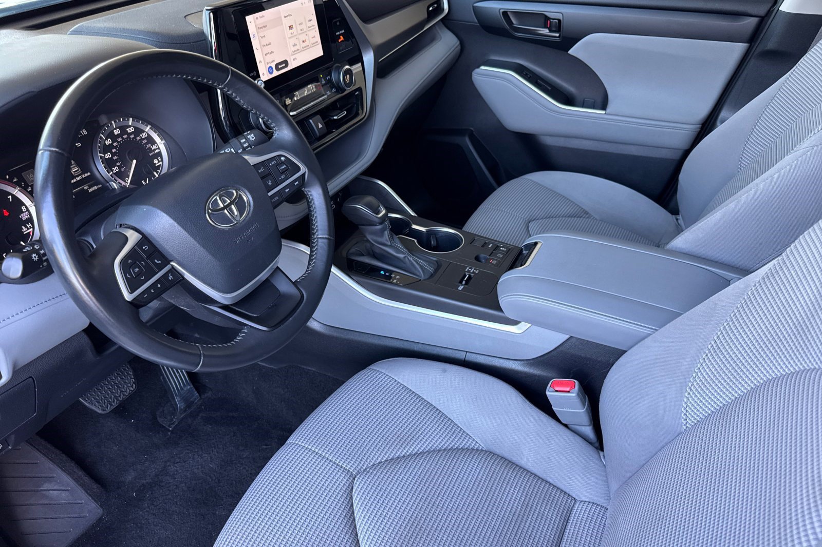 Used 2023 Toyota Highlander LE SUV