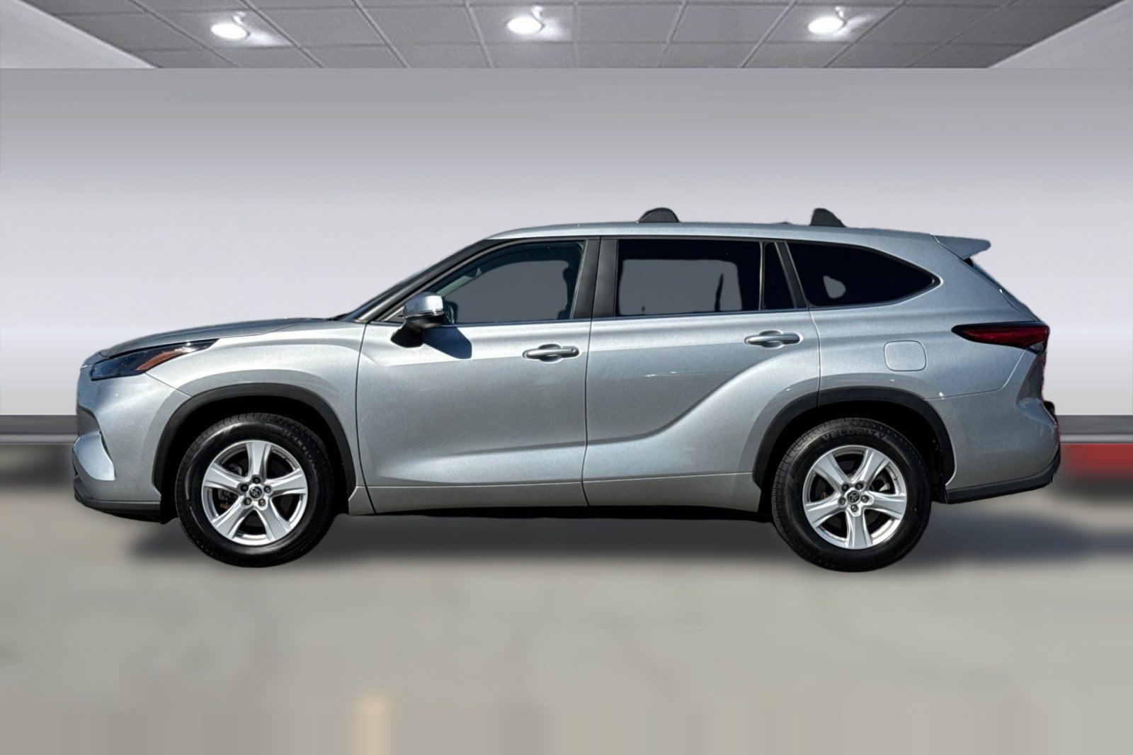 Used 2023 Toyota Highlander LE SUV