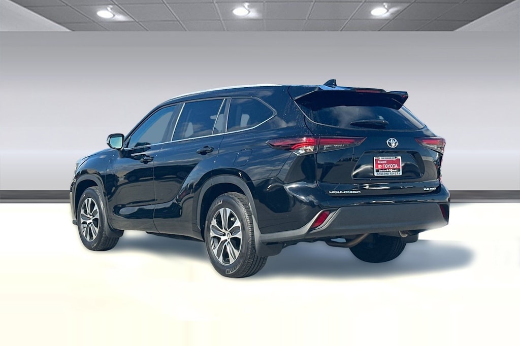Used 2026 Toyota Highlander XLE SUV