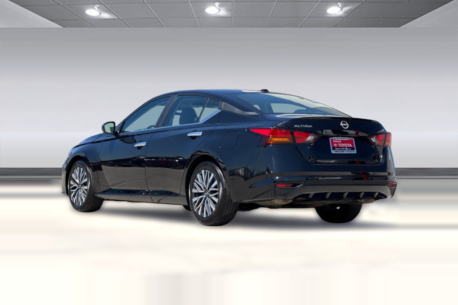 Used 2025 Nissan Altima SV Sedan