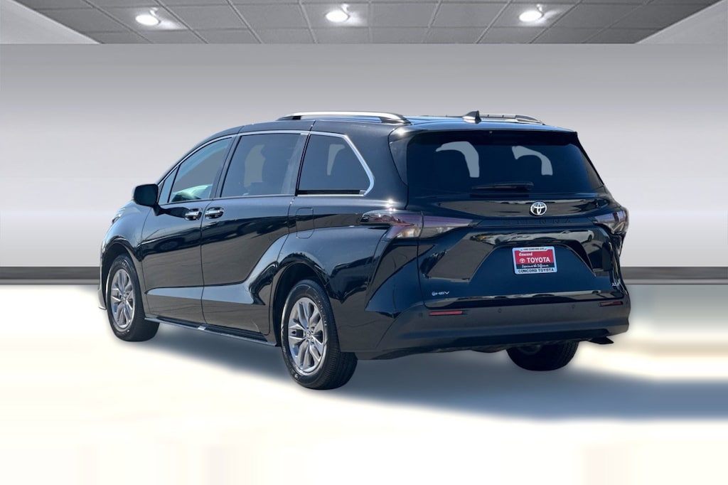 Used 2026 Toyota Sienna XLE Van Passenger Van