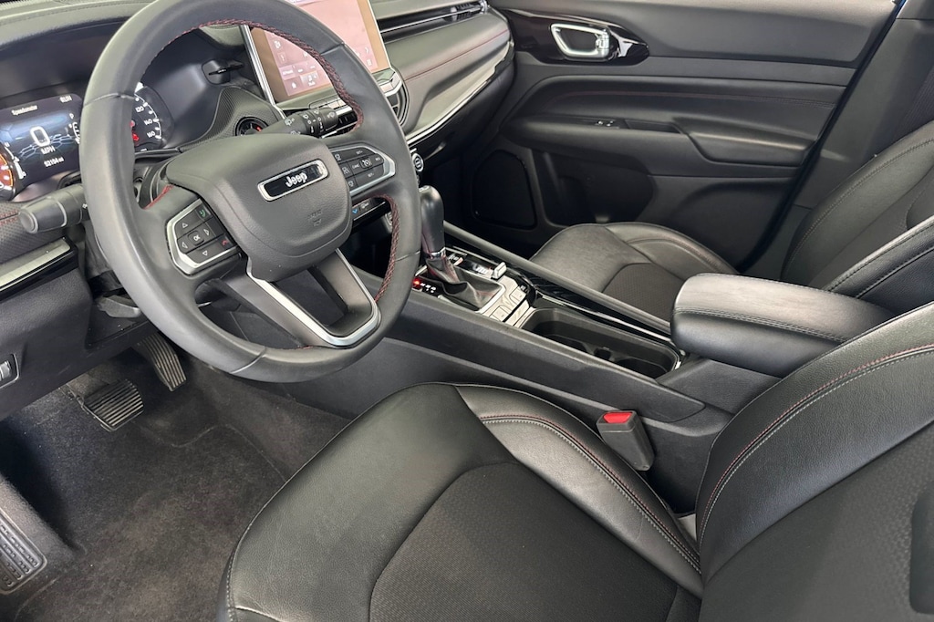 Used 2025 Jeep Compass Trailhawk SUV
