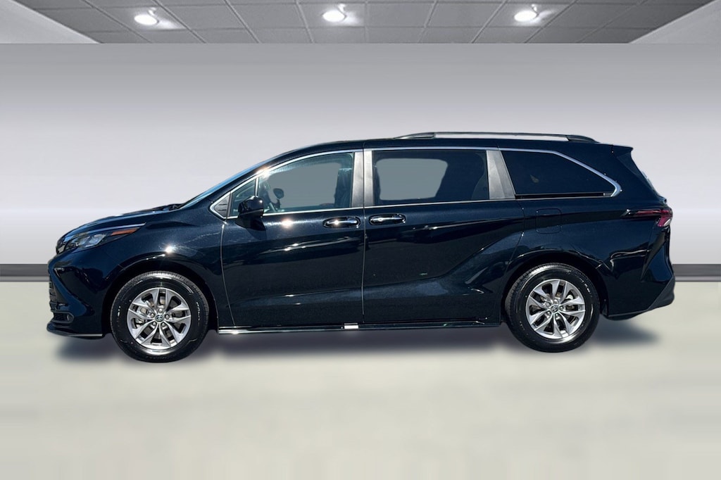 Used 2026 Toyota Sienna XLE Van Passenger Van