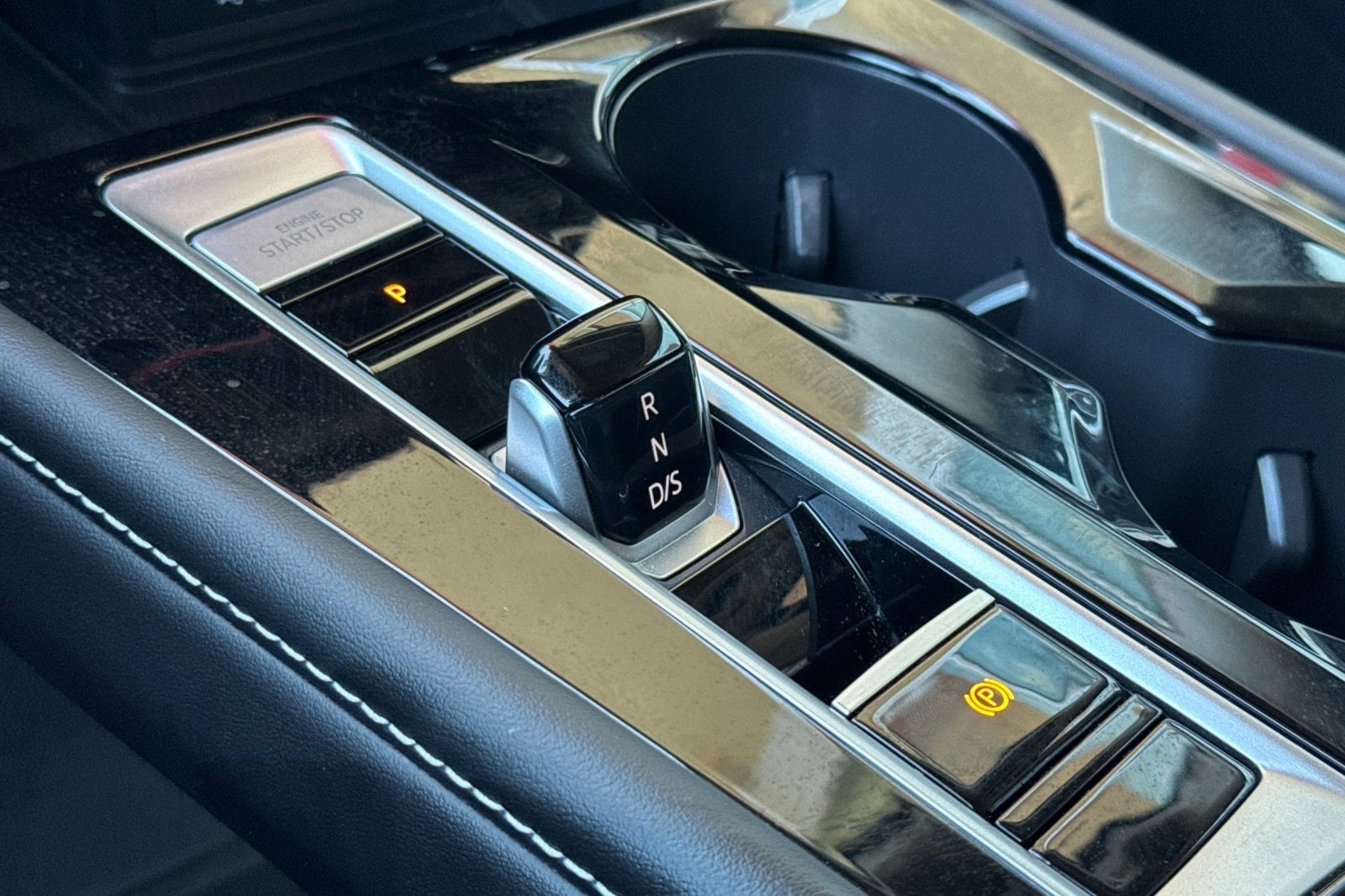 2026 Volkswagen Atlas SE w/Tech - Photo 18
