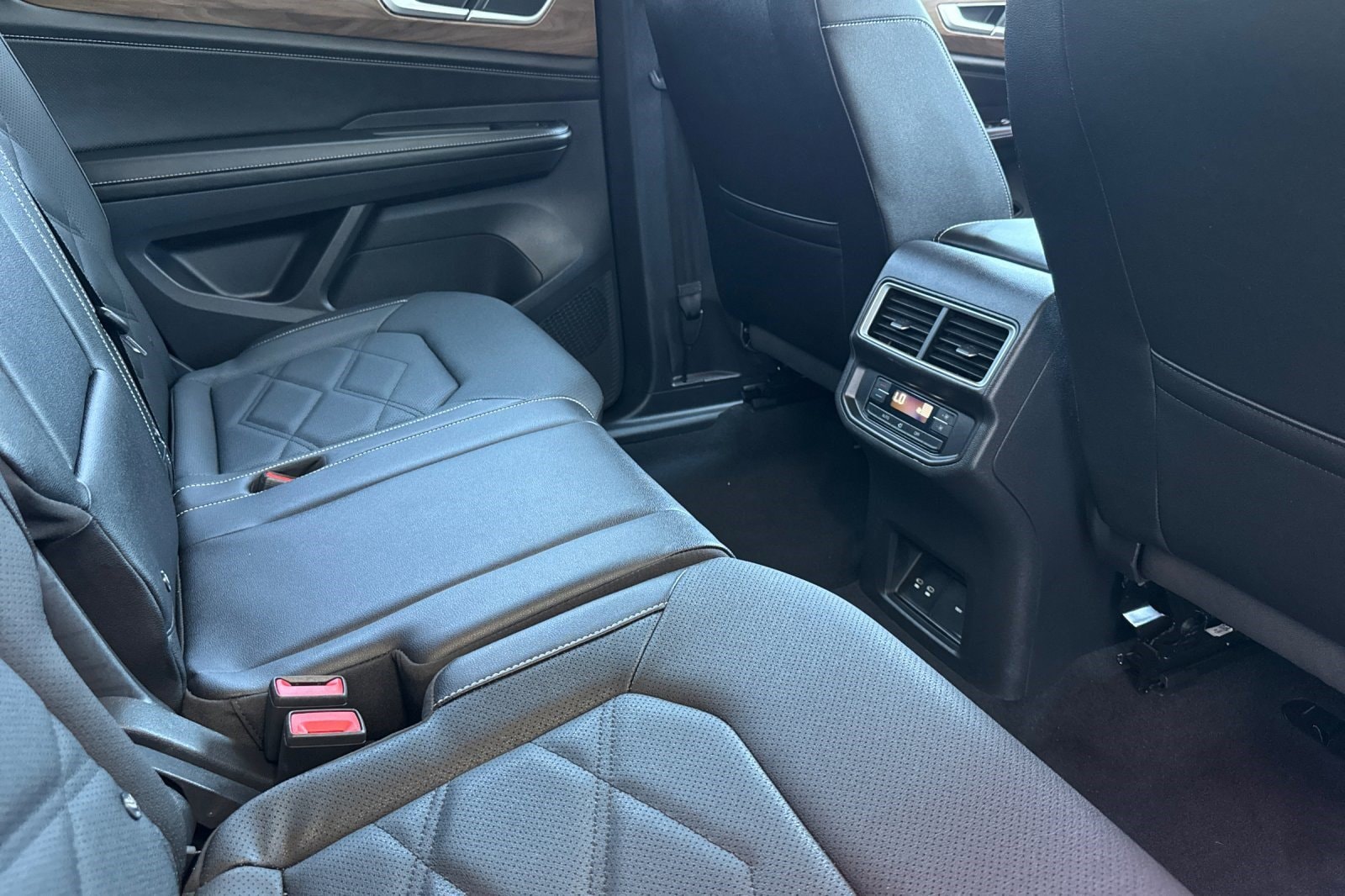 2026 Volkswagen Atlas SE w/Tech - Photo 31