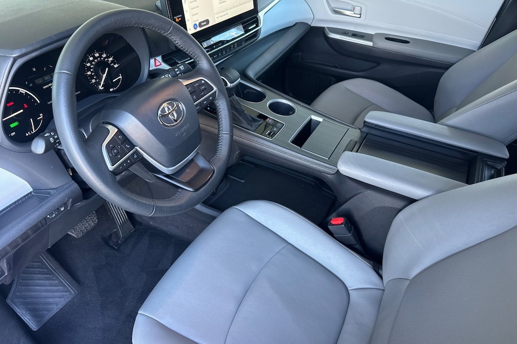 Used 2026 Toyota Sienna XLE Van Passenger Van