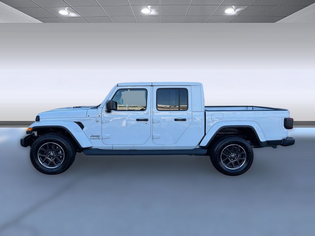Used 2022 Jeep Gladiator Overland Truck Crew Cab
