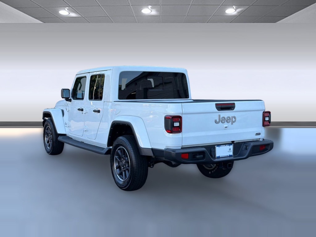 Used 2022 Jeep Gladiator Overland Truck Crew Cab