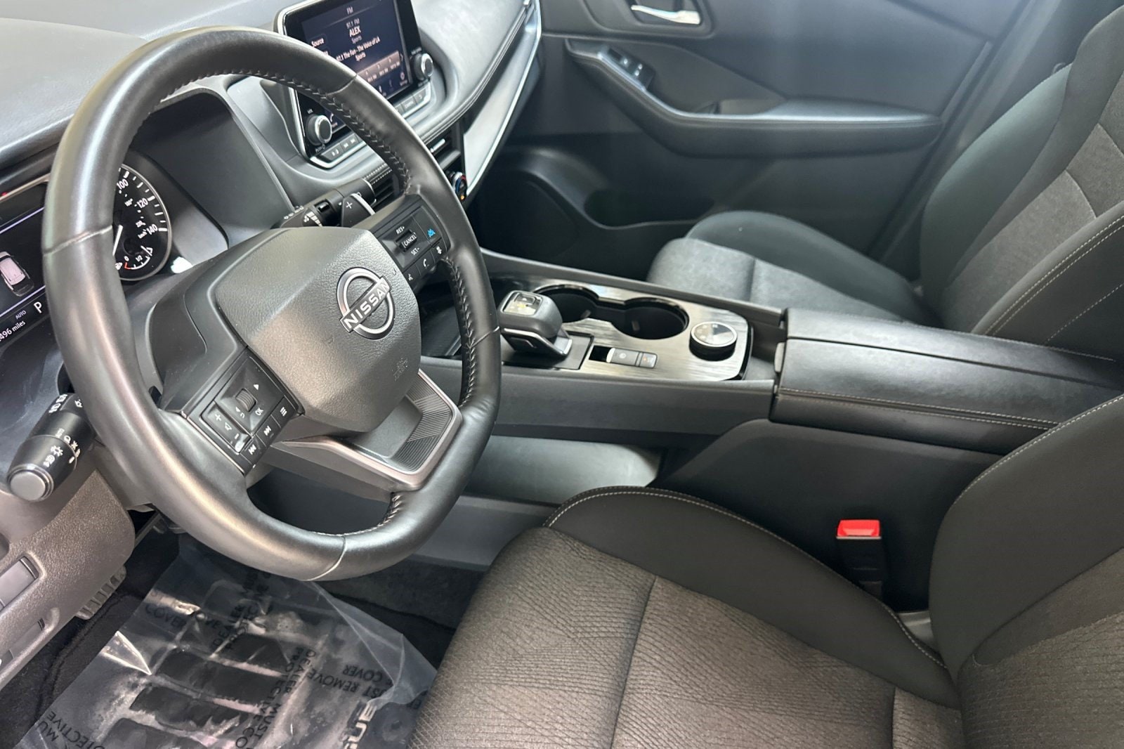 2025 Nissan Rogue SV - Photo 4