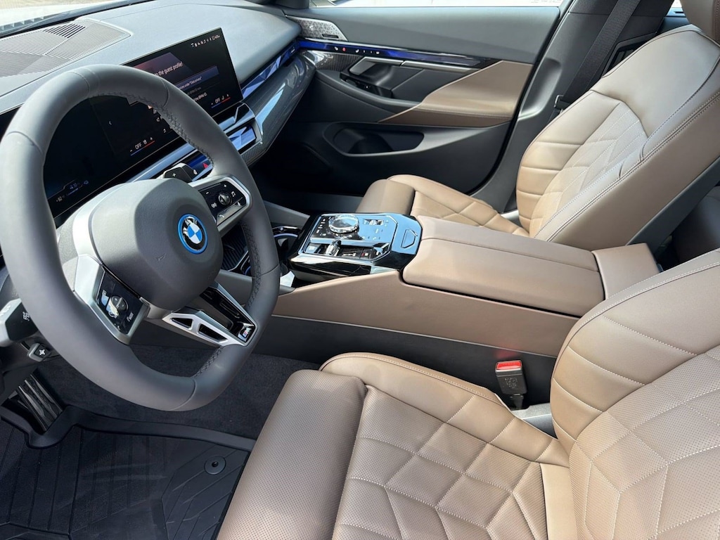New 2027 BMW 550e xDrive Sedan